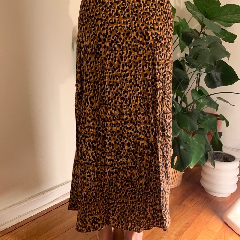 HIGH WAISTED LEOPARD SKIRT